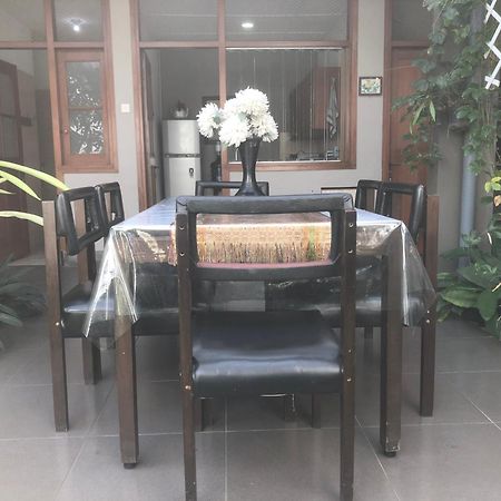 De Riau Guesthouse Bandung Exterior photo